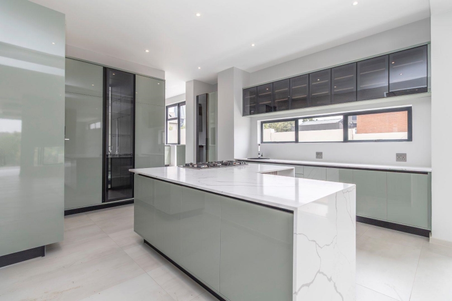 To Let 5 Bedroom Property for Rent in Waterfall Country Estate Gauteng