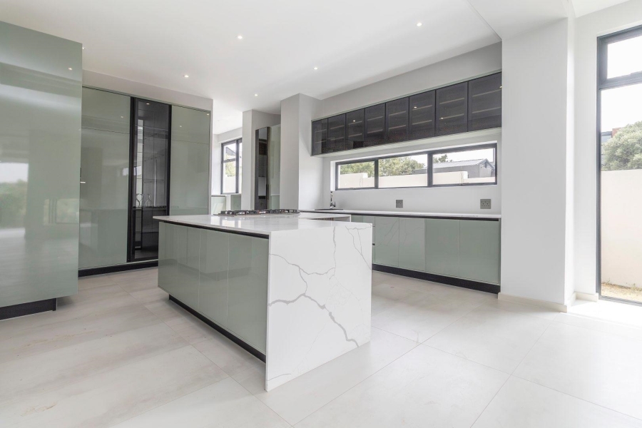 To Let 5 Bedroom Property for Rent in Waterfall Country Estate Gauteng