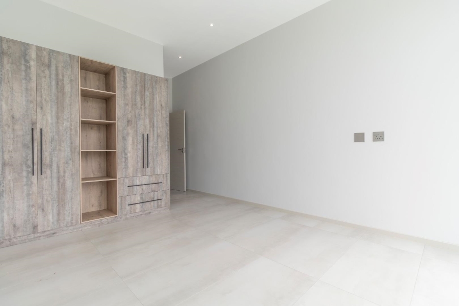 To Let 5 Bedroom Property for Rent in Waterfall Country Estate Gauteng