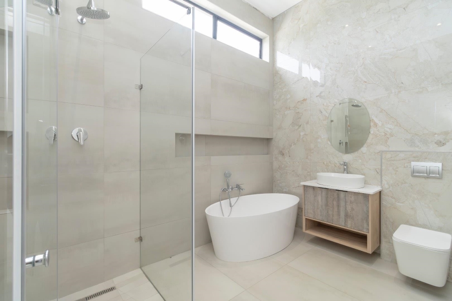 To Let 5 Bedroom Property for Rent in Waterfall Country Estate Gauteng