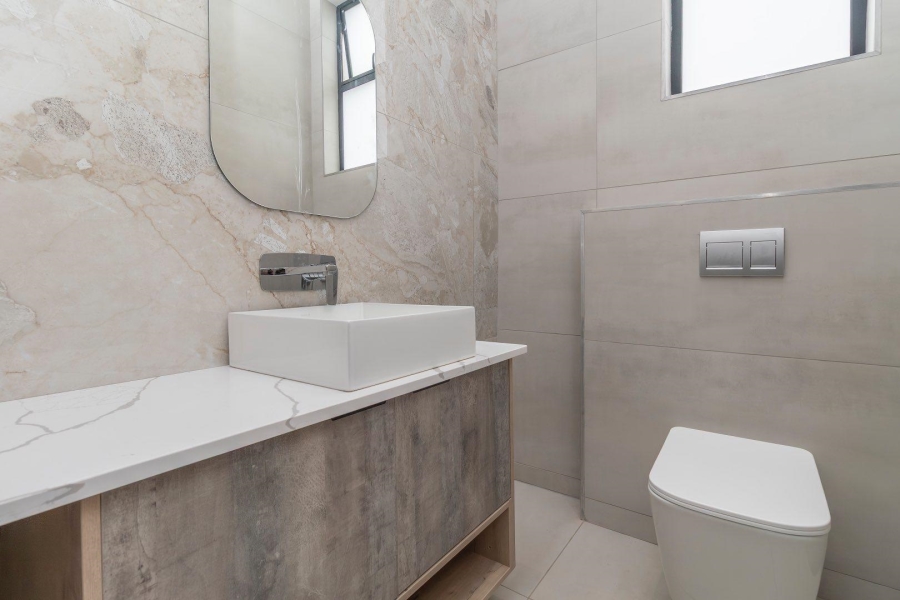 To Let 5 Bedroom Property for Rent in Waterfall Country Estate Gauteng