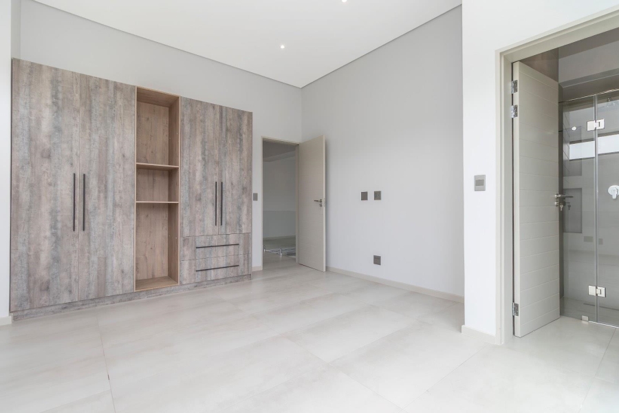 To Let 5 Bedroom Property for Rent in Waterfall Country Estate Gauteng