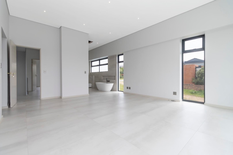 To Let 5 Bedroom Property for Rent in Waterfall Country Estate Gauteng