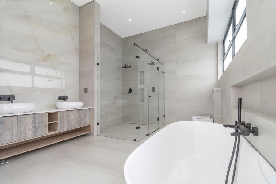 To Let 5 Bedroom Property for Rent in Waterfall Country Estate Gauteng