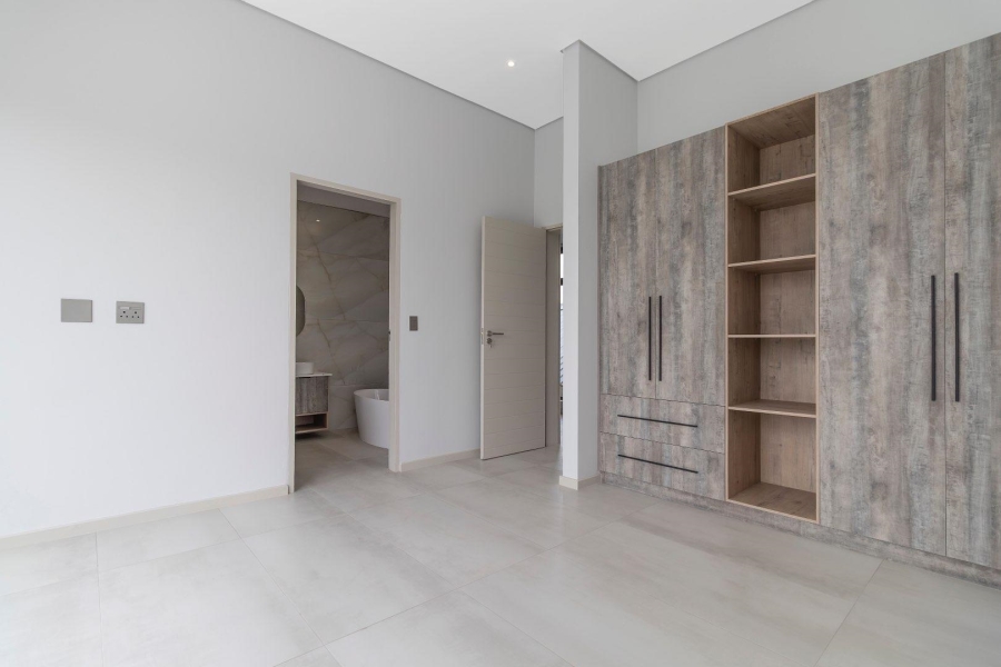 To Let 5 Bedroom Property for Rent in Waterfall Country Estate Gauteng