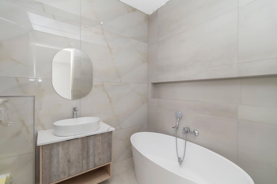 To Let 5 Bedroom Property for Rent in Waterfall Country Estate Gauteng