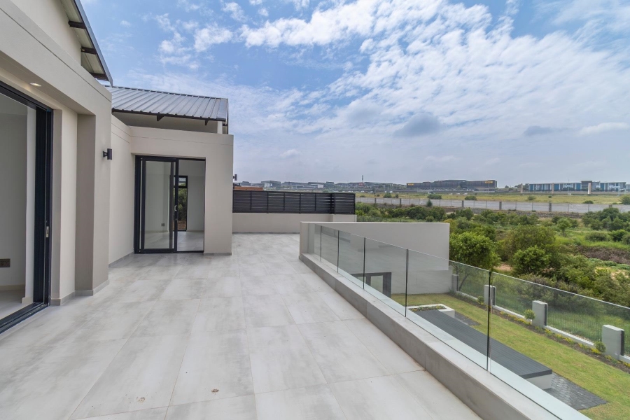 To Let 5 Bedroom Property for Rent in Waterfall Country Estate Gauteng