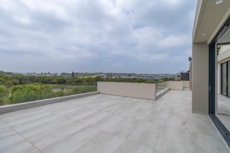 To Let 5 Bedroom Property for Rent in Waterfall Country Estate Gauteng