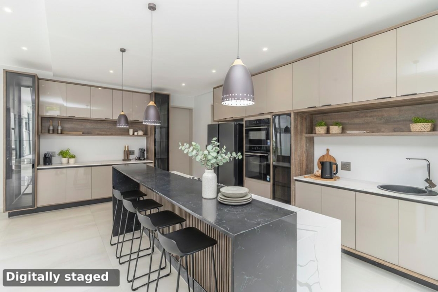 5 Bedroom Property for Sale in Waterfall Country Estate Gauteng