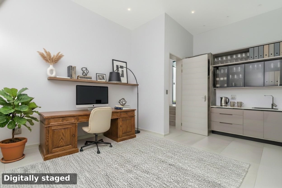 5 Bedroom Property for Sale in Waterfall Country Estate Gauteng