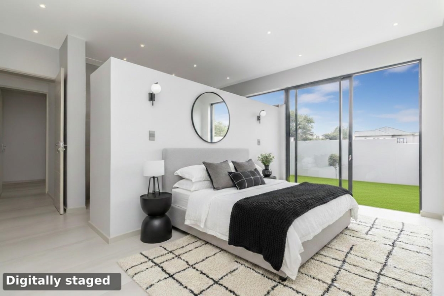 5 Bedroom Property for Sale in Waterfall Country Estate Gauteng