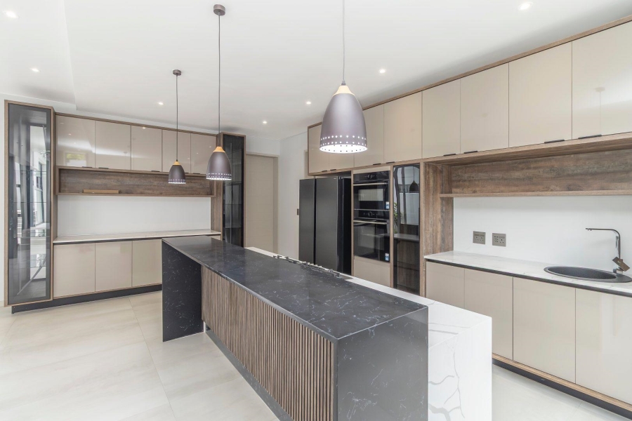 5 Bedroom Property for Sale in Waterfall Country Estate Gauteng