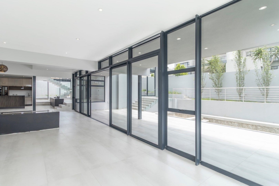 5 Bedroom Property for Sale in Waterfall Country Estate Gauteng