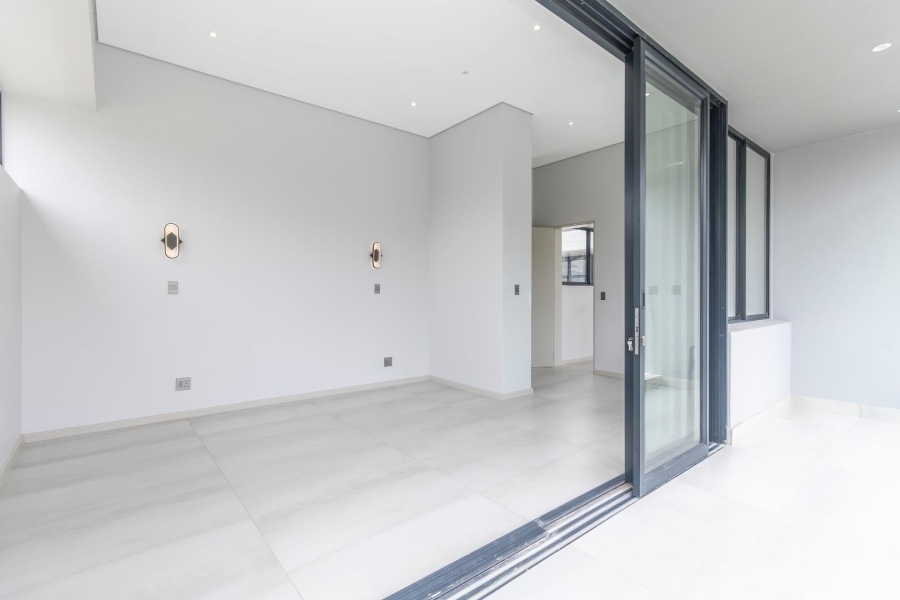 5 Bedroom Property for Sale in Waterfall Country Estate Gauteng