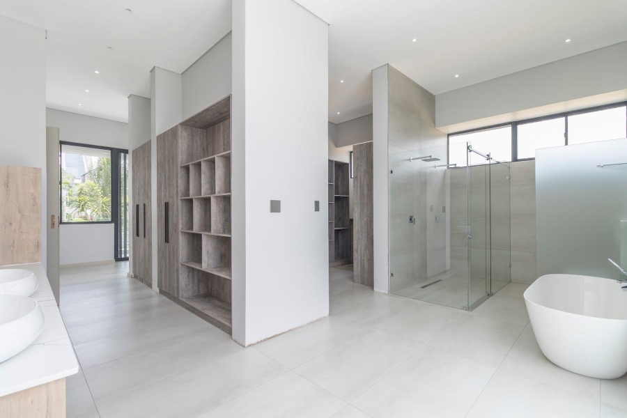 5 Bedroom Property for Sale in Waterfall Country Estate Gauteng