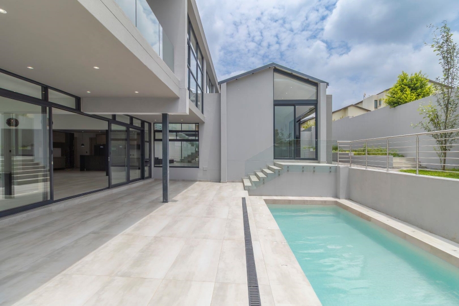 5 Bedroom Property for Sale in Waterfall Country Estate Gauteng