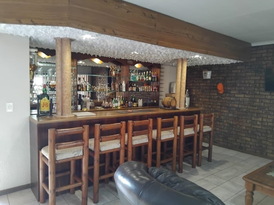 4 Bedroom Property for Sale in Klippoortje Gauteng