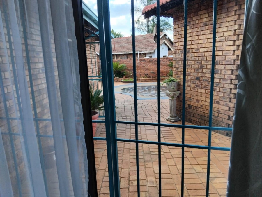 4 Bedroom Property for Sale in Klippoortje Gauteng