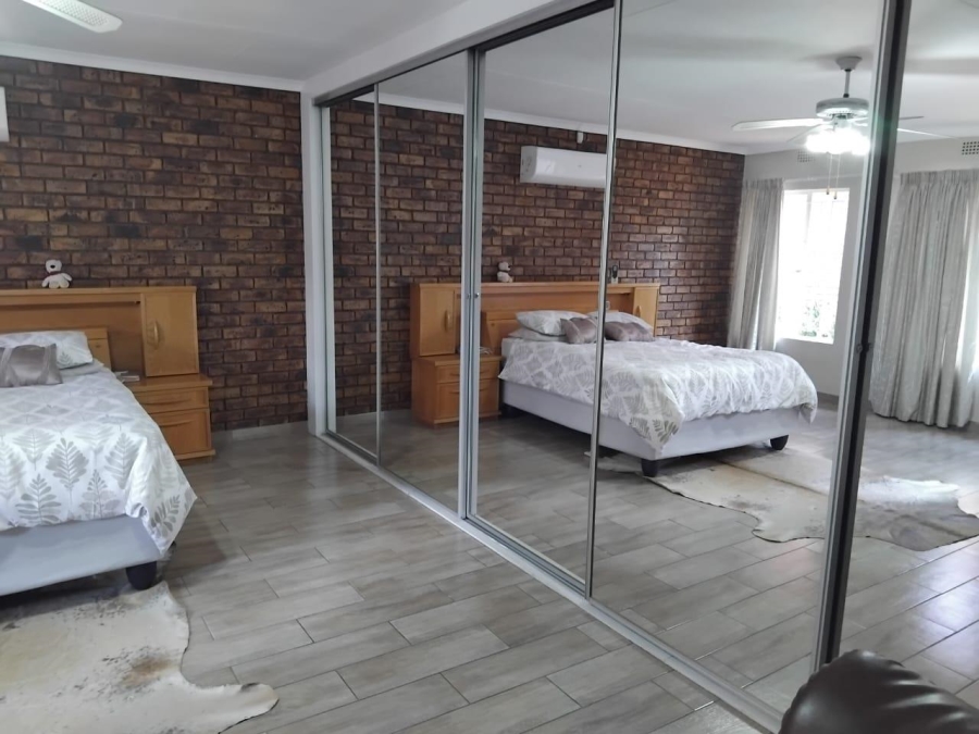 4 Bedroom Property for Sale in Klippoortje Gauteng