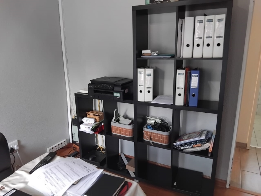 4 Bedroom Property for Sale in Klippoortje Gauteng