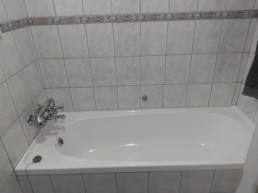 4 Bedroom Property for Sale in Klippoortje Gauteng