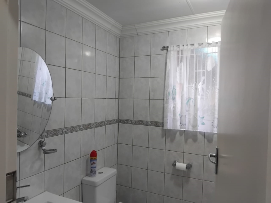 4 Bedroom Property for Sale in Klippoortje Gauteng