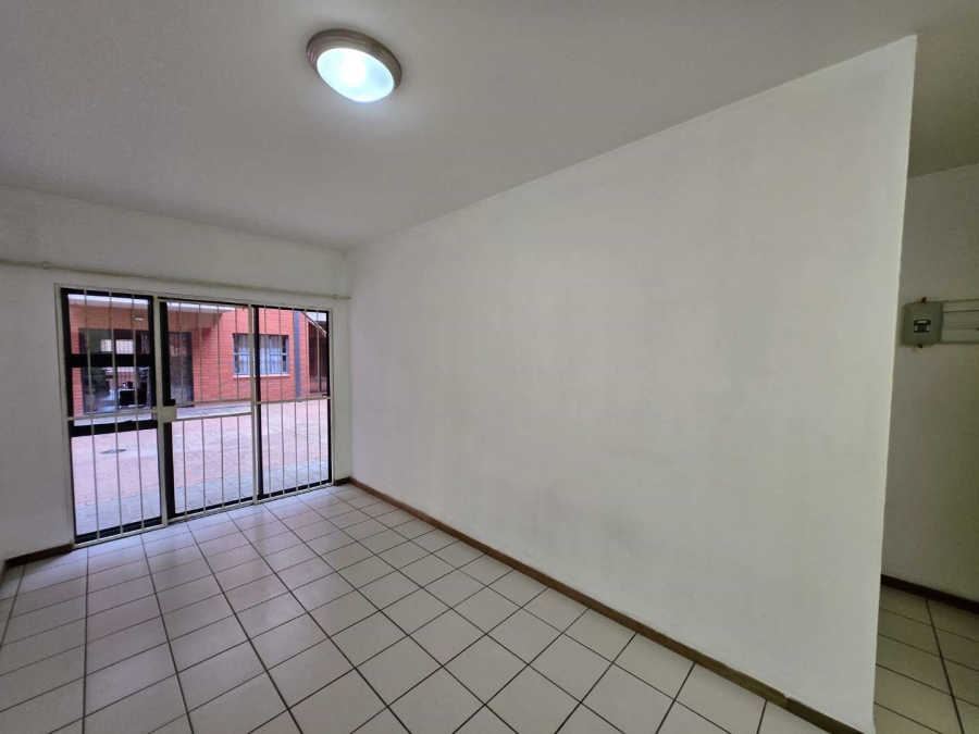 To Let 1 Bedroom Property for Rent in Richmond Gauteng