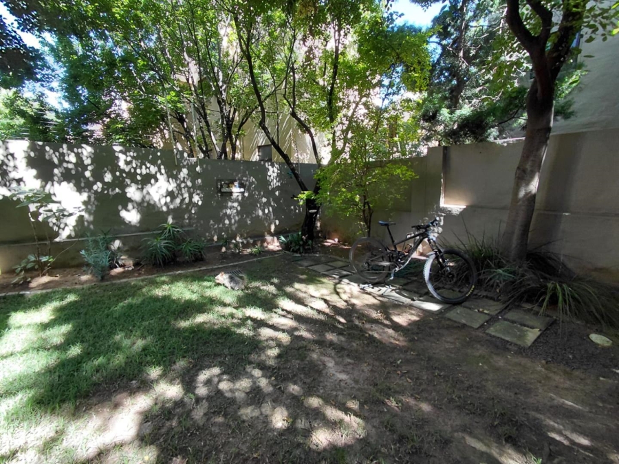 1 Bedroom Property for Sale in Lonehill Gauteng