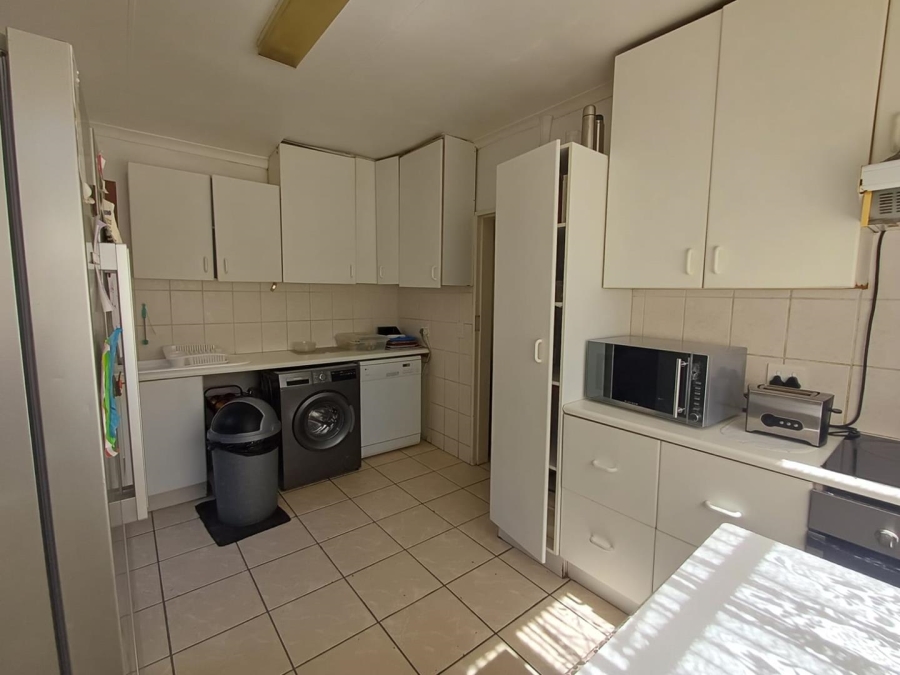 3 Bedroom Property for Sale in Bromhof Gauteng