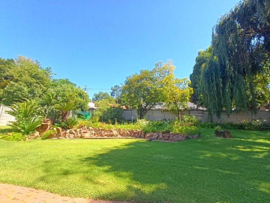 3 Bedroom Property for Sale in Bromhof Gauteng