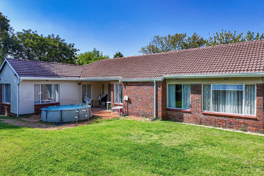 3 Bedroom Property for Sale in Bromhof Gauteng