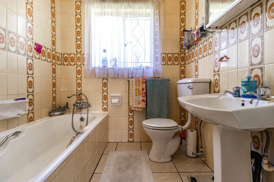 3 Bedroom Property for Sale in Bromhof Gauteng