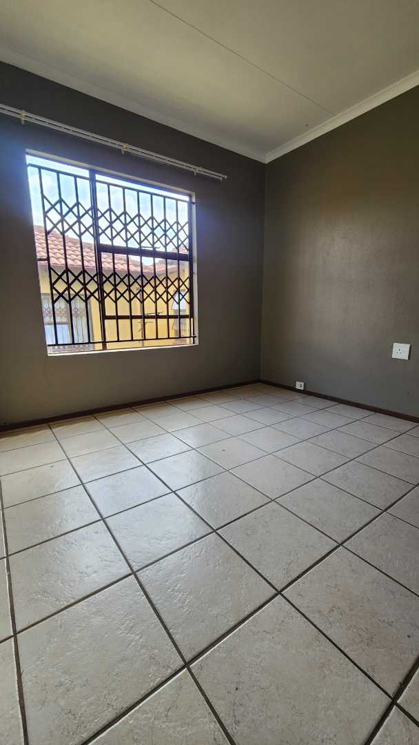 To Let 3 Bedroom Property for Rent in Heatherview Gauteng