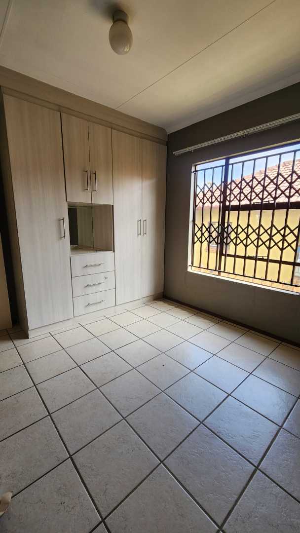 To Let 3 Bedroom Property for Rent in Heatherview Gauteng