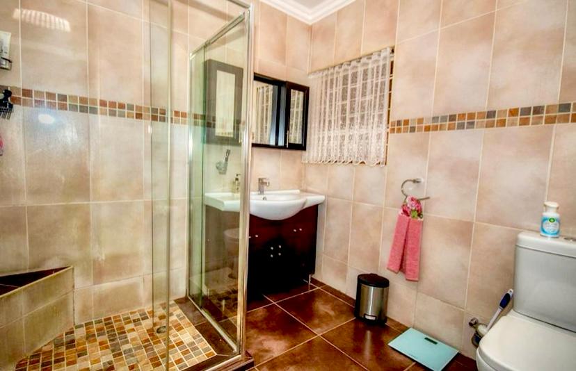 3 Bedroom Property for Sale in Brackenhurst Gauteng