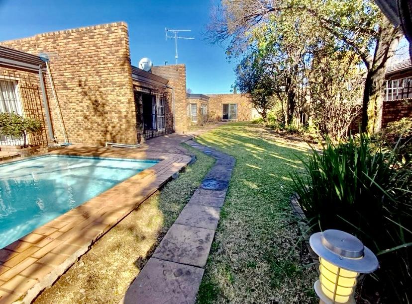 3 Bedroom Property for Sale in Brackenhurst Gauteng