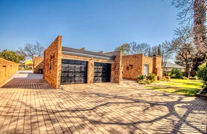 3 Bedroom Property for Sale in Brackenhurst Gauteng