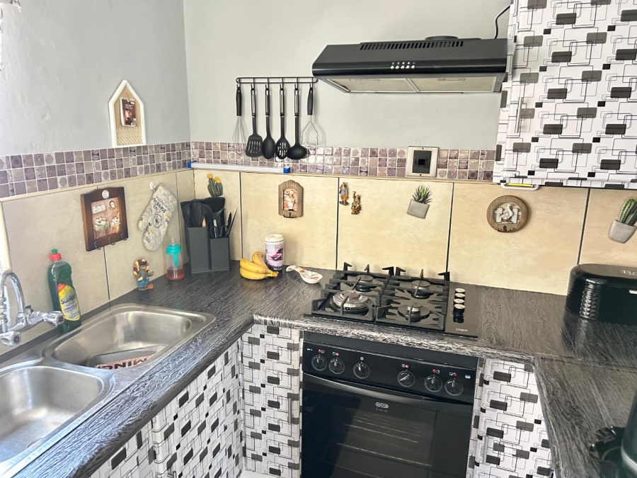 2 Bedroom Property for Sale in South Crest Gauteng