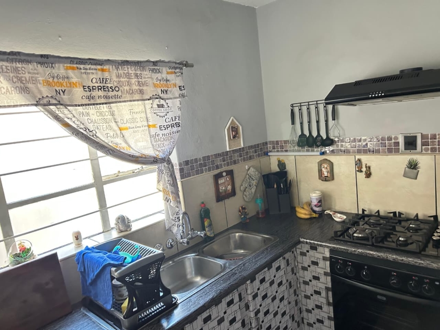 2 Bedroom Property for Sale in South Crest Gauteng