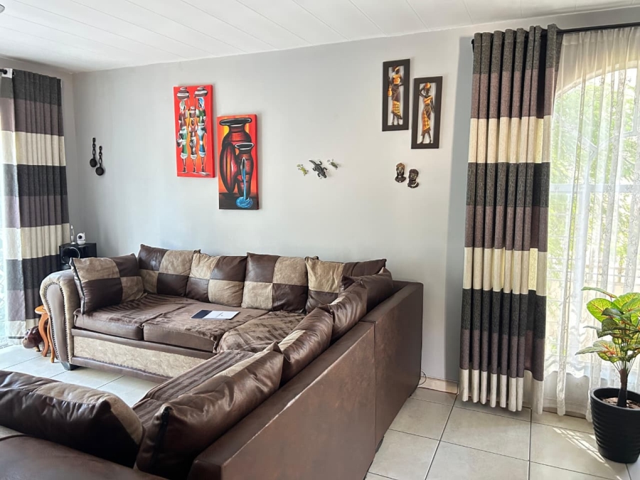 2 Bedroom Property for Sale in South Crest Gauteng