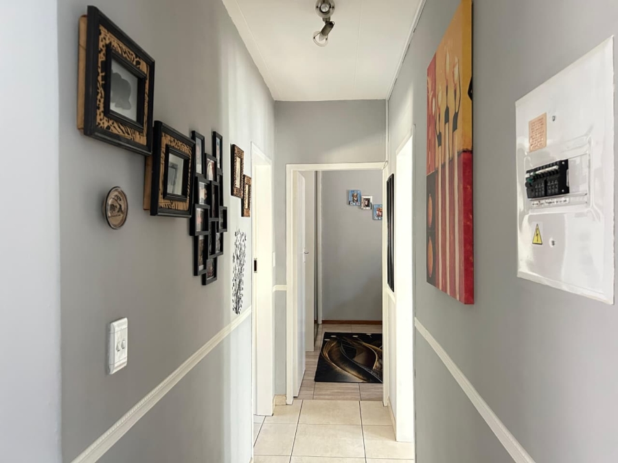 2 Bedroom Property for Sale in South Crest Gauteng