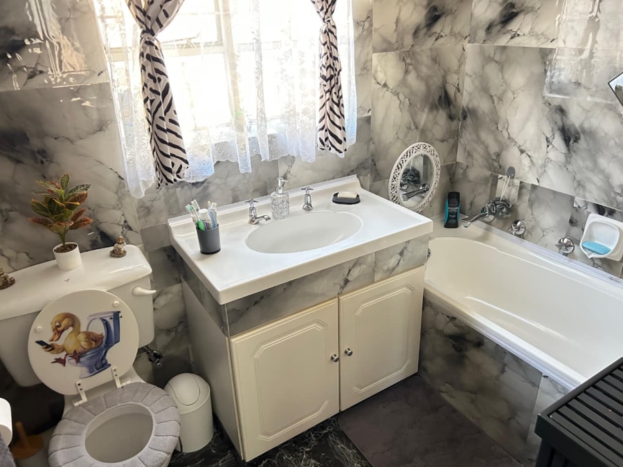 2 Bedroom Property for Sale in South Crest Gauteng