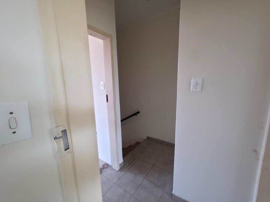 2 Bedroom Property for Sale in Pretoria North Gauteng