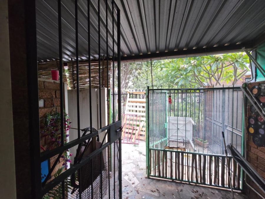 2 Bedroom Property for Sale in Pretoria North Gauteng