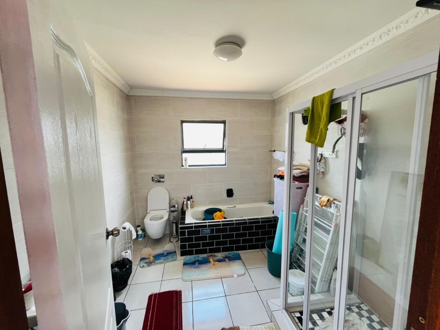 6 Bedroom Property for Sale in Savannah Country Estate Gauteng