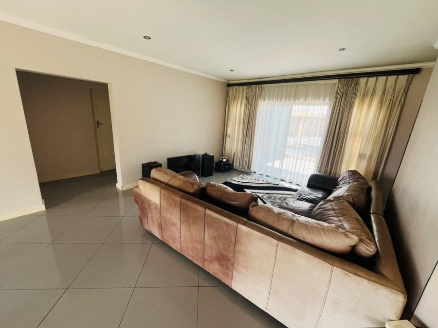 6 Bedroom Property for Sale in Savannah Country Estate Gauteng