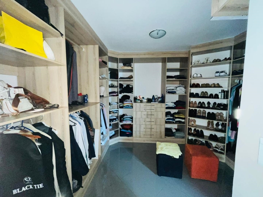 6 Bedroom Property for Sale in Savannah Country Estate Gauteng