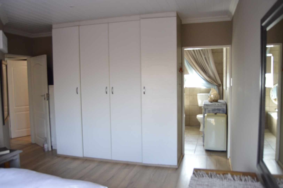 3 Bedroom Property for Sale in Birchleigh Gauteng