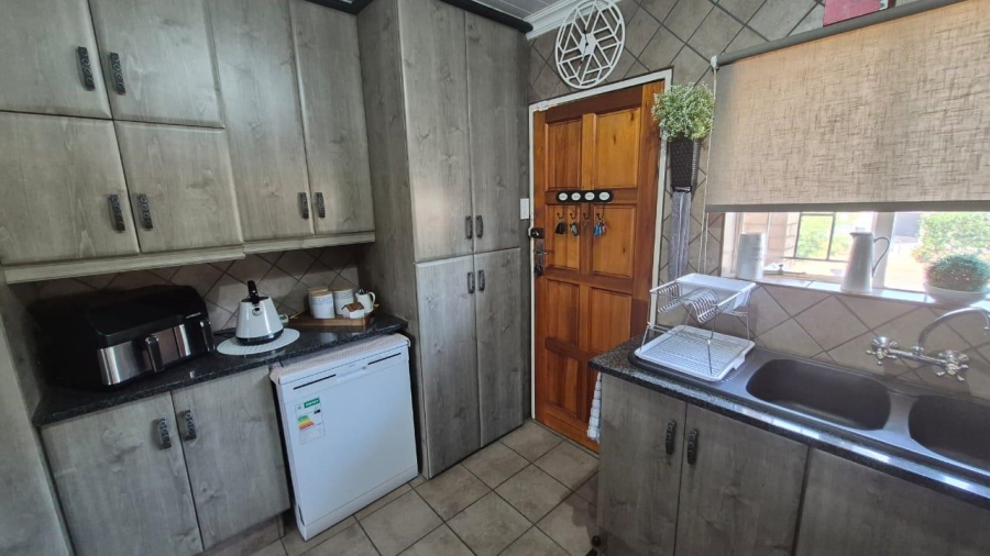 3 Bedroom Property for Sale in Birchleigh Gauteng