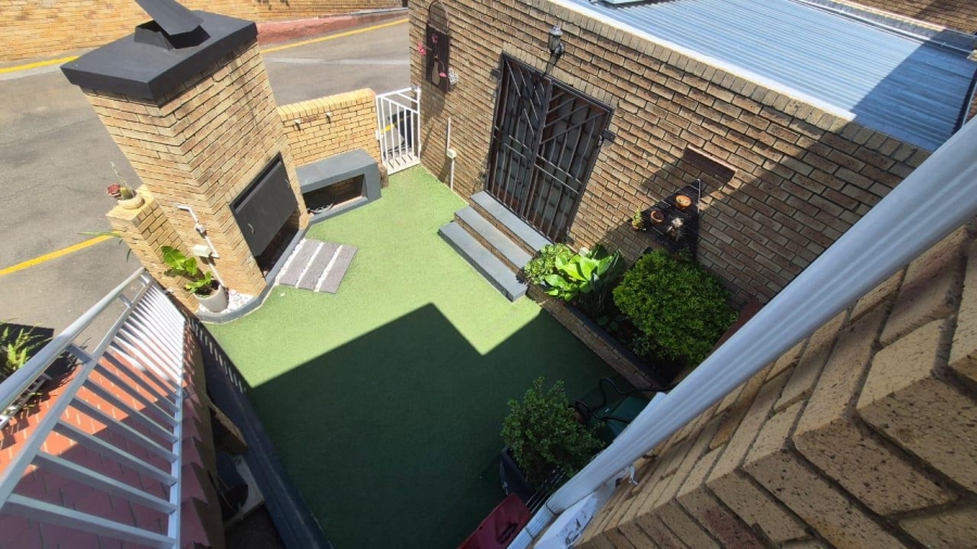3 Bedroom Property for Sale in Birchleigh Gauteng